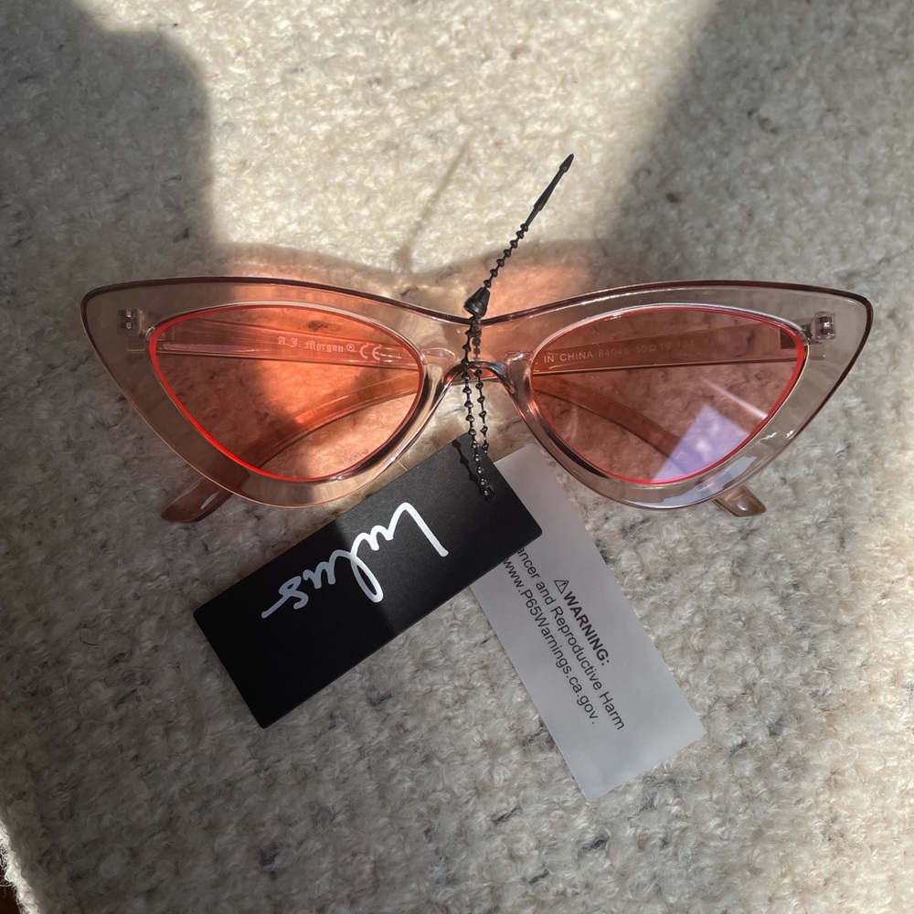 NWT Lulus Pink Mirrored Cat-Eye Sunglasses